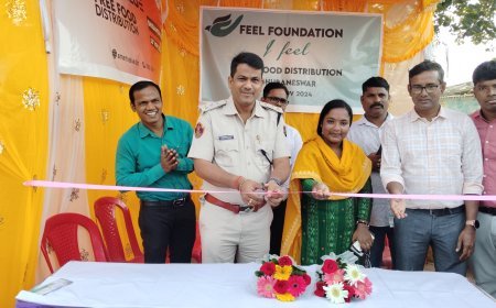 ଭୁବନେଶ୍ଵର ସାଲିଆ ସାହି ଠାରେ ସ୍ମାର୍ଟ୍ ଭାଲୁ ପକ୍ଷରୁ ଖାଦ୍ୟ ବଣ୍ଟନ