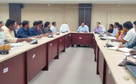 ଜ଼ିଲ୍ଲାପାଳ ଙ୍କ କାର୍ଯ୍ୟାଳୟ ରେ ସମସ୍ତ  ବିଭାଗ ର ସମୀକ୍ଷା କଲେ ଜ଼ିଲ୍ଲାପାଳ  .