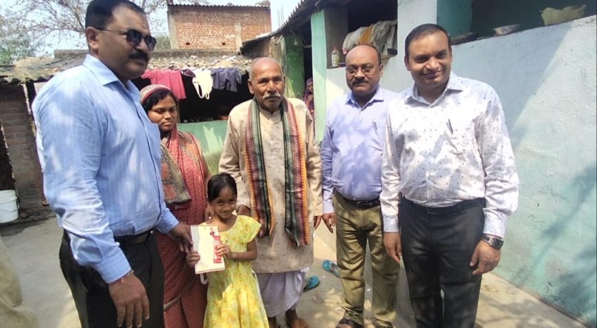ବଢିଗାଁ ଗ୍ରାମରେ ବିଦ୍ୟାଳୟ ପ୍ରବେଶ ଓ ଖଡ଼ି ଛୁଆଁ ଉତ୍ସବ ପାଇଁ ସଚେତନତା କାର୍ଯ୍ୟକ୍ରମ  ଯୋଗଦେଲେ ଜିଲ୍ଲାପାଳ ସୁବ୍ରତ ପଣ୍ଡା .