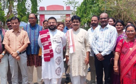 ଓଡିଆ ପକ୍ଷ ପାଳନ ଅବସରରେ ନବରଙ୍ଗପୁର ଜିଲ୍ଲା ରେ ପାରମ୍ପରିକ ପୋଷାକ ପରିଧାନ ଦିବସ ପାଳିତ .