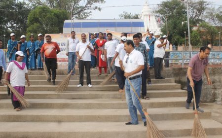 ବୌଦ୍ଧ ସହରର ବିଭିନ୍ନ ଦେବାଳୟ ଓ ମହାପୁରୁଷଙ୍କ ପ୍ରତିମୂର୍ତ୍ତି ସ୍ଥଳରେ  ବୌଦ୍ଧଗଡ଼ ଏନ.ଏ.ସି.  ପକ୍ଷରୁ ସ୍ୱଚ୍ଛତା ଅଭିଯାନ ଅନୁଷ୍ଠିତ  .