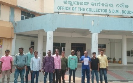 ବୀର ନରସିଂହପୁର ଦୁଗ୍ଧ ସମିତିରେ ଆନାଲାଇଜର୍ ମେସିନ୍ ଟ୍ୟାମ୍ପରିଙ୍ଗ ଅଭିଯୋଗ କରି ଜିଲ୍ଲାପାଳଙ୍କ ଦ୍ୱାରସ୍ଥ ହେଲେ ଦୁଗ୍ଧ ଚାଷୀ.