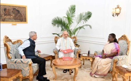 ରାଷ୍ଟ୍ରପତି ଦ୍ରୌପଦୀ ମୁର୍ମୁଙ୍କୁ ଭେଟିଲେ ଅମିତ ଶାହ .