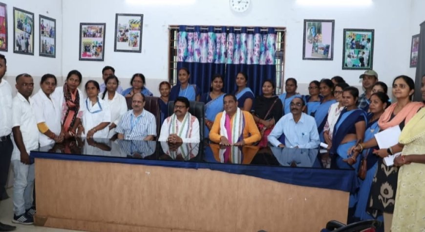 ଆୟୁଷ୍ମାନ ଭାରତ କାର୍ଡ ବାଣ୍ଟୁଥିବା ଆଶା କର୍ମୀ ଓ ଅନ୍ୟମାନଙ୍କୁ ସାଧୁବାଦ ଜଣାଇଲେ ସ୍ୱାସ୍ଥ୍ୟ ମନ୍ତ୍ରୀ.