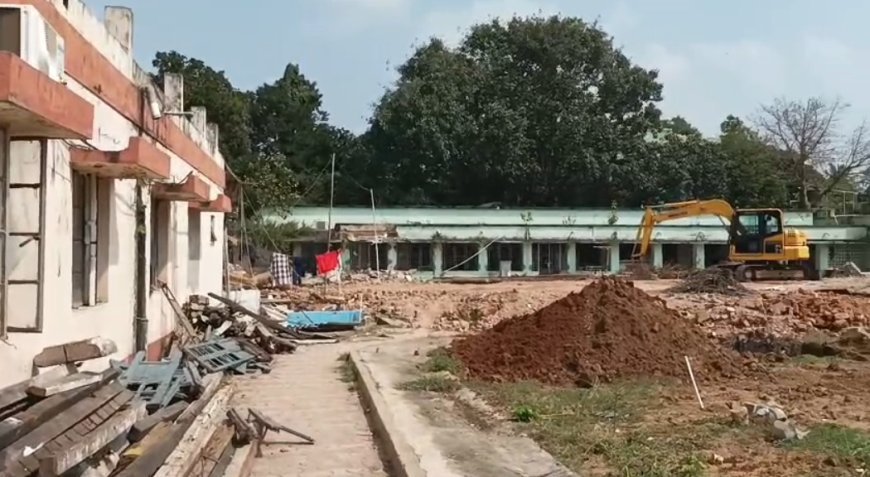 ଅଳିଆ କଚରା ଲାଗି ଜିଲ୍ଲା ମୁଖ୍ୟ ଡାକ୍ତରଖାନା ପରିସରରେ ନିଆଁ ଲାଗିଲା।