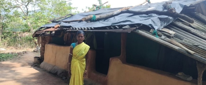 ଦ୍ୱୀପ ତଳ ଅନ୍ଧାର ପଞ୍ଚାୟତ କାର୍ଯ୍ୟାଳୟ ପରିସରରେ ଥିବା ବିଧବା ମହିଳାଙ୍କୁ ମିଳିନି ଆବାସ ଘର।.