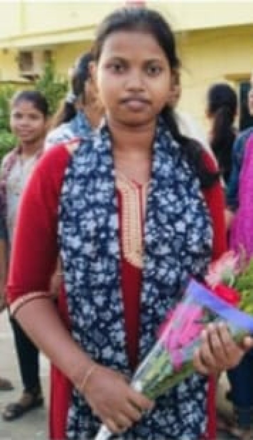 ବାଣିଜ୍ୟରେ ରାଜ୍ୟ ଟପ୍ପର ୟୁନିଟେକ୍ ଛାତ୍ରୀ ସ୍ଵର୍ଣ୍ଣରେଖା