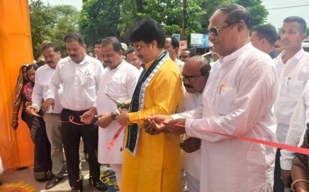 ଗୃହନିର୍ମାଣ ତଥା ନଗର ଉନ୍ନୟନ ମନ୍ତ୍ରୀ ଙ୍କ ବୌଦ୍ଧ ଗସ୍ତ  .