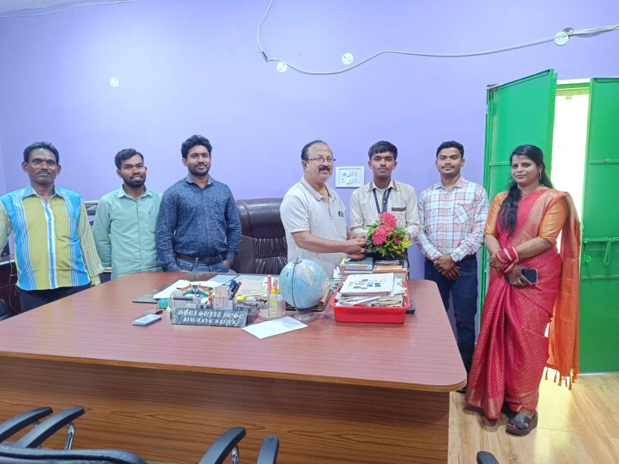 ଯୁକ୍ତ-୨ କଳାରେ ଜିଲ୍ଲା ଟପର କୁ ବିଦ୍ୟାଳୟ ତରଫରୁ ସମ୍ମାନିତ।
