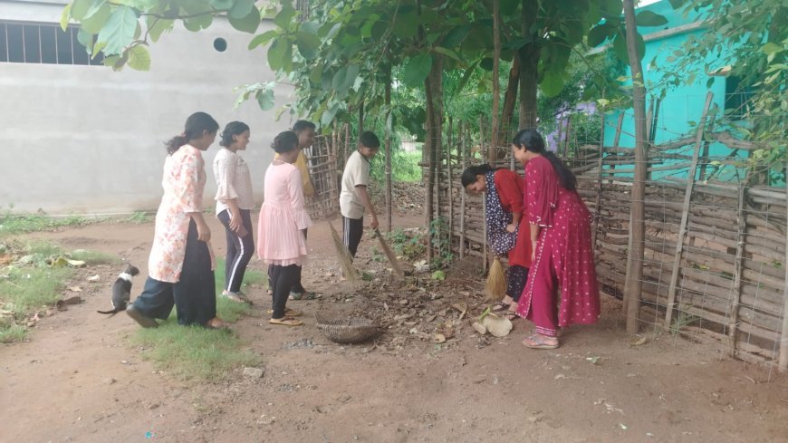 ସ୍ୱାସ୍ଥ୍ୟ ଓ ପରିସ୍କାରତା ପ୍ରତି ସଚେତନତା ବୃଦ୍ଧି କରିବା ଉଦ୍ଦେଶ୍ୟରେ ସଶକ୍ତ ୟୁଥ କାଉନସିଲ ତରଫରୁ ଫୁଲବାଣୀ ସାହିରେ ଗ୍ରାମ ସଫା କାର୍ଯ୍ୟକ୍ରମ .