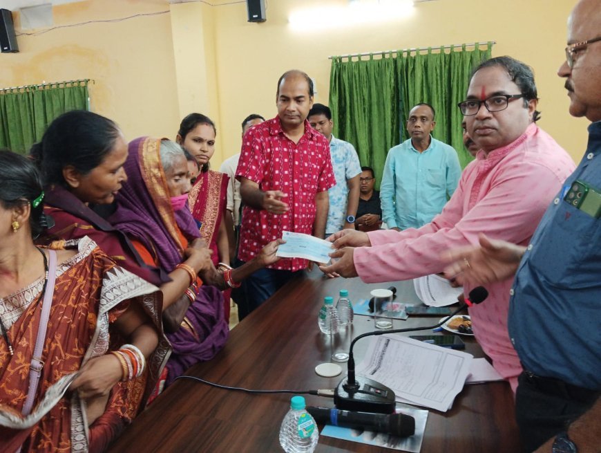 ବେତନଟୀ ଠାରେ ବେତନଟୀ ଓ ବଡ଼ସାହି ବ୍ଲକ ସ୍ତରୀୟ ସ୍ୱତନ୍ତ୍ର ଯୁଗ୍ମ ଜନଶୁଣାଣୀ ଶିବିର ଅନୁଷ୍ଠିତ। 