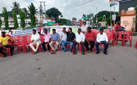 ଆଜି କଂଗ୍ରେସ ସହିତ ଅନ୍ୟ ୮ ଗୋଟି ଦଳ ଓଡ଼ିଶା ଵନ୍ଦ ରେ ସାମିଲ୍ ହୋଇ ପଟ୍ଟାମୁଣ୍ଡାଇ ବାଇପାସ ନିକଟରେ ରାସ୍ତା ରୋକର ଏକ ଝଲକ I