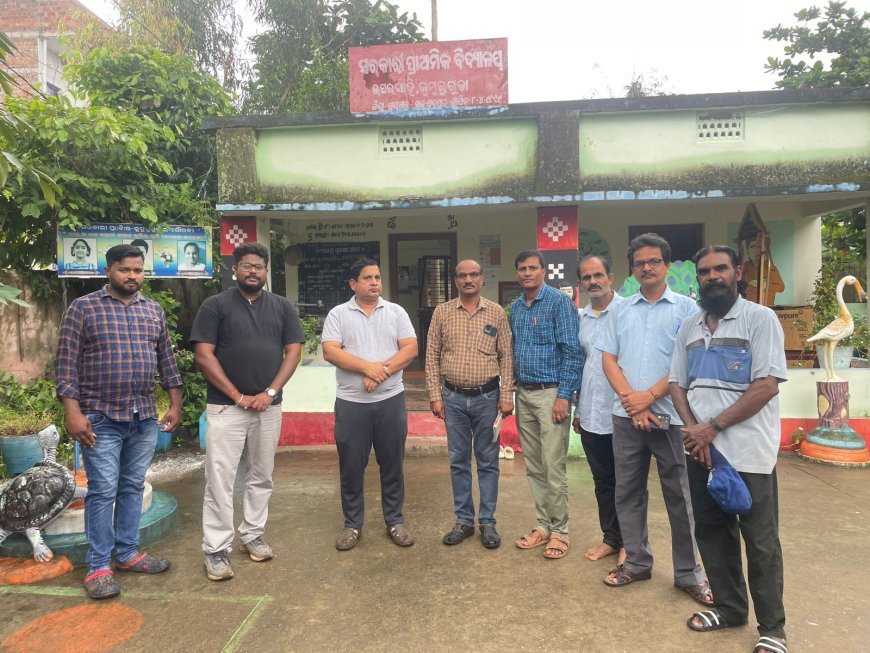 ଗଣ ଶିକ୍ଷା ବିଭାଗ ଉପ ନିର୍ଦେଶକ ଦୀପକ ରୟଙ୍କ ସରକାରୀ ପ୍ରାଥମିକ ବିଦ୍ୟାଳୟ , ଉପର ଜୁମୁରୁଗୁଡା ପରିଦର୍ଶନ କରିଥିଲେ .