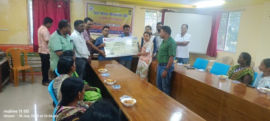 ସ୍ୱୟଂ ସହାୟକ ଗୋଷ୍ଠୀ ମାନଙ୍କୁ ବିଭିନ୍ନ ପ୍ରକାର ମଞ୍ଜିର ଅର୍ଥ ପ୍ରଦାନ .