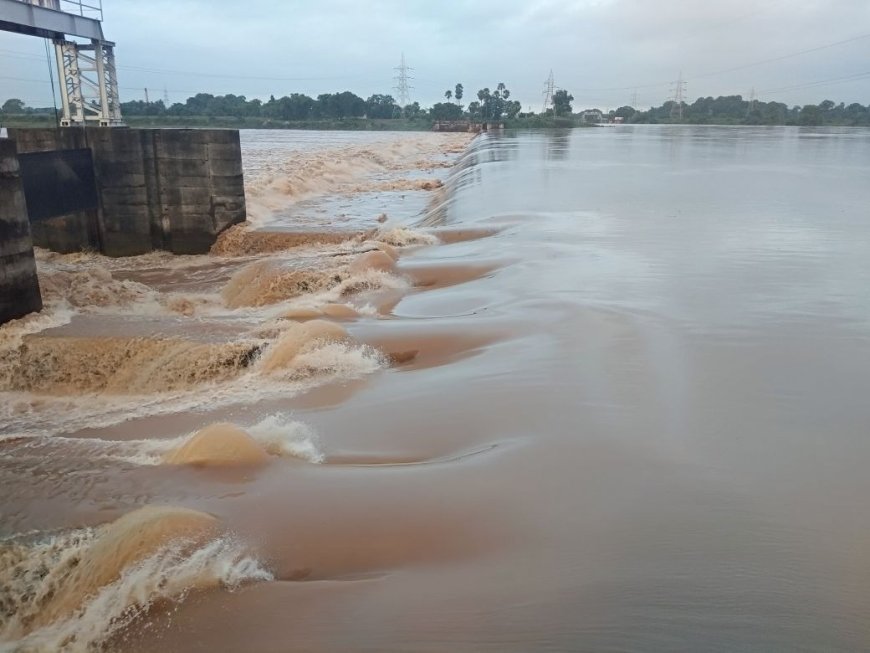 ବୈତରଣୀର ଉପର ମୁଣ୍ଡରୁ ମାଡ଼ି ଆସୁଛି ବନ୍ୟାଜଳ, ତଳିଆ ଅଞ୍ଚଳରେ ବଢ଼ିଲା ଚିନ୍ତା I