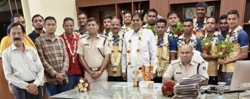 ରାଜ୍ୟସ୍ତରୀୟ ପୋଲିସ ଭଲିବଲ ଚମ୍ପିୟାନସିପରେ ମୟୁରଭଞ୍ଜକୁ ବ୍ରୋଞ୍ଜ ମେଡାଲ - ସମ୍ବର୍ଦ୍ଧିତ କଲେ ଆରକ୍ଷୀ ଅଧିକ୍ଷକ  I