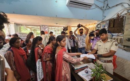 ଛାତ୍ରୀ ଓ ନାରୀ ସୁରକ୍ଷା ପାଇଁ ଛାତ୍ରଛାତ୍ରୀଙ୍କ ରଣହୁଙ୍କାର I