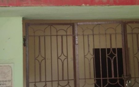 ଦୁର୍ନୀତି ରେ ବୁଡ଼ିଥିବା ପଟ୍ଟାମୁଣ୍ଡାଇ ବ୍ଲକର ବଳଭଦ୍ର ପୁର ପଞ୍ଚାୟତ କାର୍ଯ୍ୟାଳୟ ରେ ଖୋଲୁନି ତାଲା ଭିଜିଲାନ୍ସ ତଦନ୍ତ ଦାବି କଲେ ଗ୍ରାମ ବାସୀ।