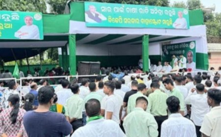 ରାଜ୍ୟରେ ‘ସାର’ ସଙ୍କଟ ଓ ଚାଷୀଙ୍କୁ ସାର ଯୋଗାଇବା ଦାବିରେ ରାଜଭବନ ଘେରାଉ କରିଥିଲା ବିଜେଡି.