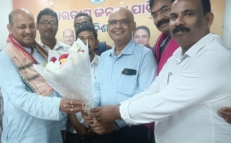 ଅଫିସରେ ସାକ୍ଷାତ କରି ଶିକ୍ଷକ ମାନଙ୍କର ବିଭିନ୍ନ ସମସ୍ୟାମାନ.