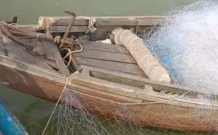 ଡଙ୍ଗାରେ ବଜ୍ରପାତ: ବାପ ମୃତ, ପୁଅ ନିଖୋଜ.