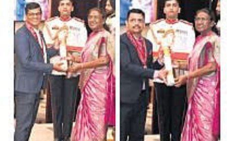 ଗୁରୁବାର ଦିନ ନୂଆଦିଲ୍ଲୀରେ ରାଷ୍ଟ୍ରପତି ଦ୍ରୌପଦୀ ମୁର୍ମୁଙ୍କ ଦ୍ୱାରା ଓଡ଼ିଶାର ଦୁଇ ଜନ୍ମିତ ବୈଜ୍ଞାନିକ ଡକ୍ଟର ଦିଗେନ୍ଦ୍ରନାଥ ସ୍ୱାଇଁ ଏବଂ ଡକ୍ଟର ସ୍ୱରୂପ କୁମାର ପରିଡାଙ୍କୁ ଦେଶର ସର୍ବୋଚ୍ଚ ବିଜ୍ଞାନ ପୁରସ୍କାର