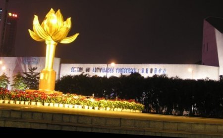 ପୃଥିବୀର ସବୁଠାରୁ ବଡ଼ ସୁନାର ପଦ୍ମ...