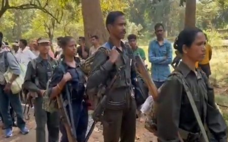 ଛତିଶଗଡ଼ର ବସ୍ତର ରେଞ୍ଜର କାଙ୍କେର ଜିଲ୍ଲାରେ ରବିବାର ୨୧ ଜଣ ନକ୍ସଲ କ୍ୟାଡର ପୁଲିସ ନିକଟରେ ଆତ୍ମସମର୍ପଣ କରିଛନ୍ତି।