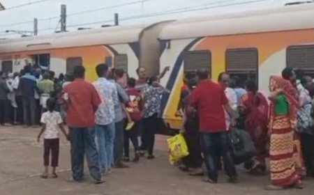 କାର୍ତ୍ତିକ ଭିଡ଼ କୁ ଦେଖି ଦଶପଲ୍ଲା ରୁ ପୁରୀ ଗଡ଼ିଲା ସ୍ୱତନ୍ତ୍ର ଟ୍ରେନ.