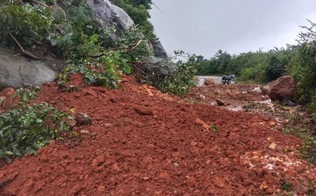 ମାଟି ଅତଡା ଧସି ୨୦ଆଦିବାସୀ ଗ୍ରାମକୁ ଯାତାୟତ ବନ୍ଦ...