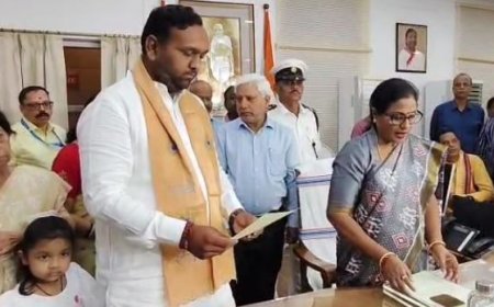  ନୂଆପଡା ଉପନିର୍ବାଚନରେ ଭାଜପା ପାର୍ଥୀ ଜୟ ଢୋଲକିଆ ବିପୁଳ ଭୋଟରେ ଜୟଯୁକ୍ତ ହୋଇଛନ୍ତି।