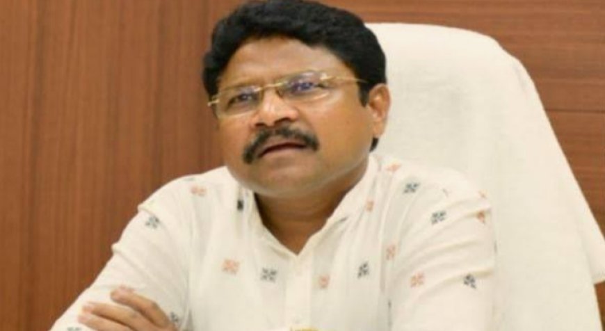 ସୁନ୍ଦରଗଡ଼ ଜିଲା ରାଜଗାଙ୍ଗପୁର ଥାନା ଲାଞ୍ଜିବେର୍ନା ଅଞ୍ଚଳର କଲେଜ ଛାତ୍ରୀ ଦେହରେ ନିଆଁ ଲଗାଇ ଜୀବନ ହାରିବାକୁ ଚେଷ୍ଟା କରିଛନ୍ତି।