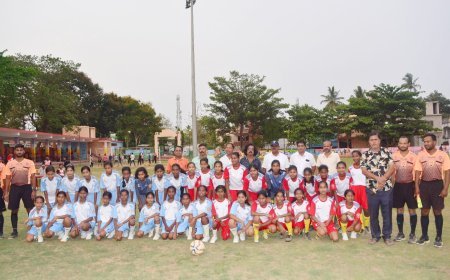 ନୟାଗଡରେ ସିଏମ ଟ୍ରଫି ଫୁଟବଲ୍ ଟୁର୍ଣ୍ଣାମେଣ୍ଟ:୨-୦ ଗୋଲରେ କୋପରେଟିଭ ହାଇସ୍କୁଲ୍ ଗାର୍ଲ୍ସ ଏଫ୍.ସି ବାଇଗୁଣିଆ ବିଜୟୀ