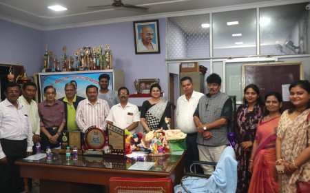 କ୍ୟାପିଟାଲ ହାଇସ୍କୁଲର ପ୍ରଧାନ ଶିକ୍ଷକଙ୍କ ଅବସର ଗ୍ରହଣ ବିଦାୟକାଳୀନ ସଭା